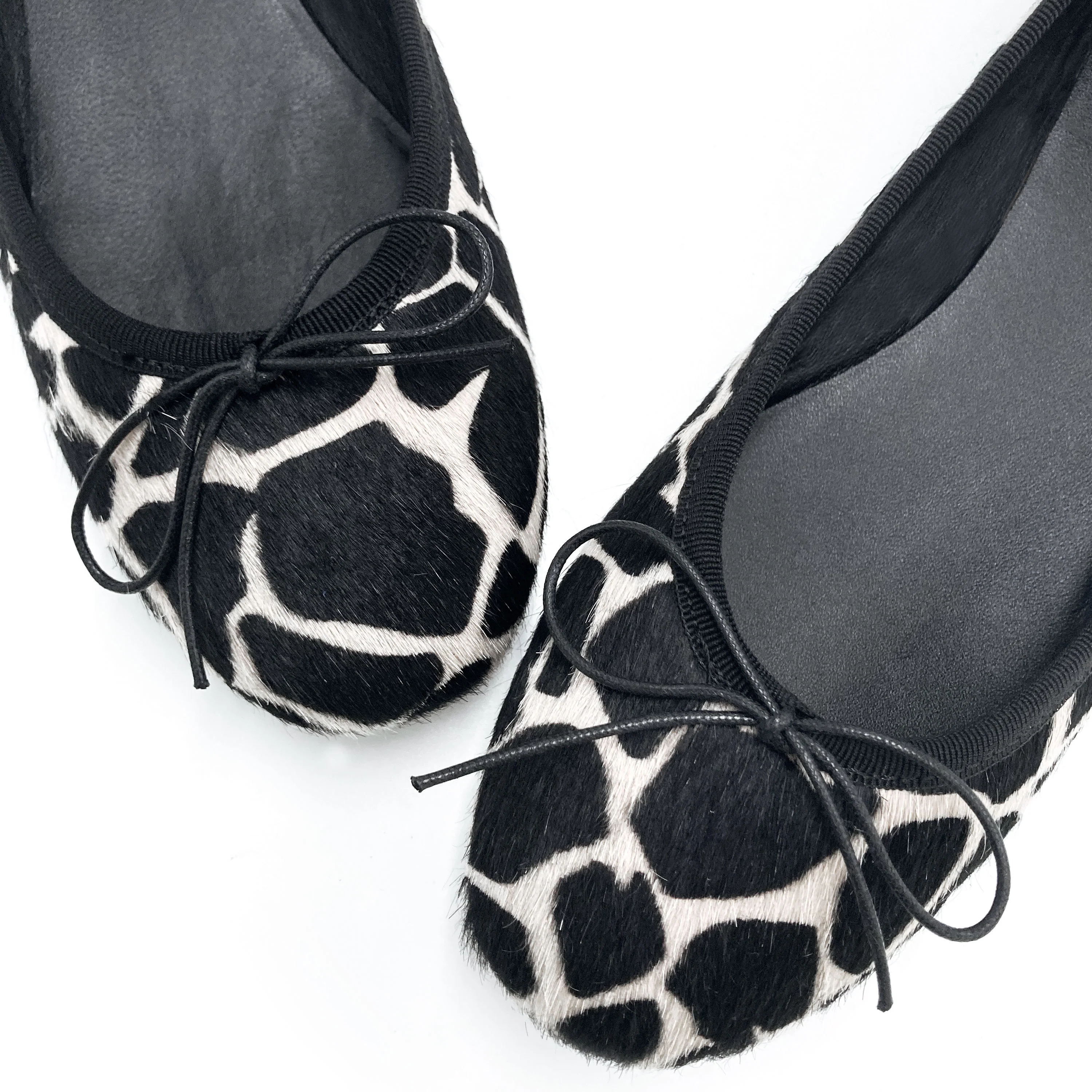 Ballerine animalier in cavallino maculato bianco e nero - Image 3