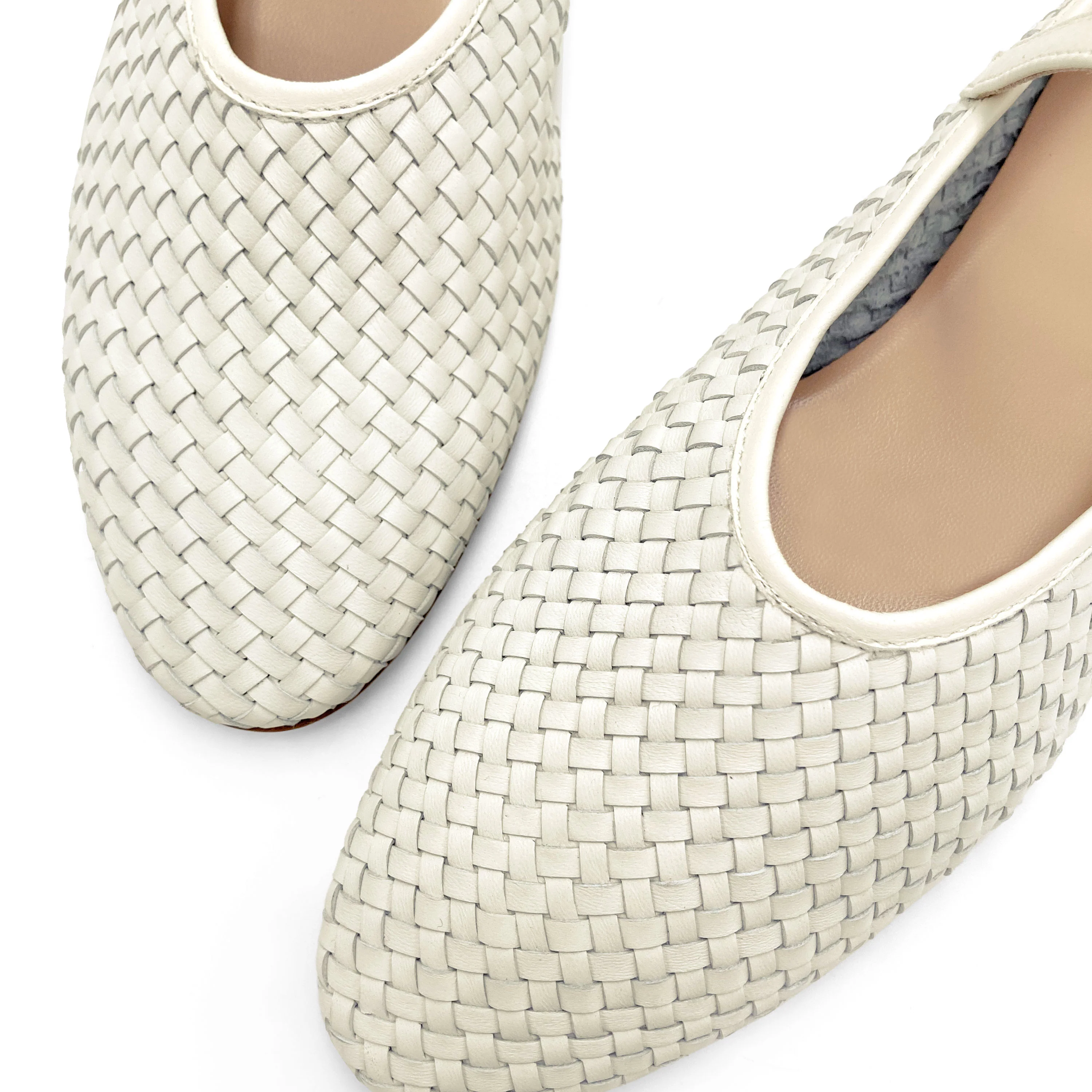 Ballerine bianche accollate in pelle intrecciata a mano e cinturino - Image 3