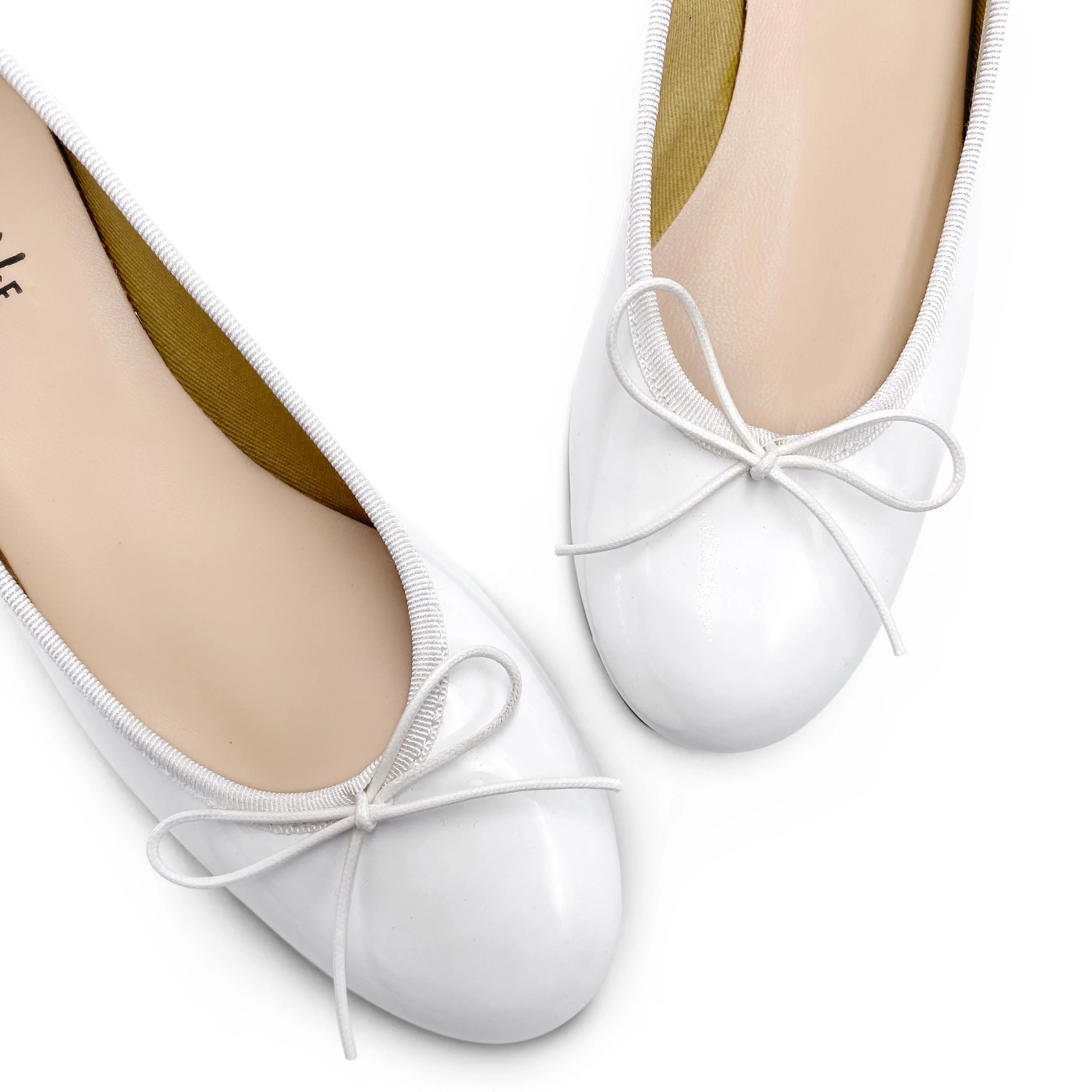 Ballerine bianche con tacco alto in vernice - Image 4