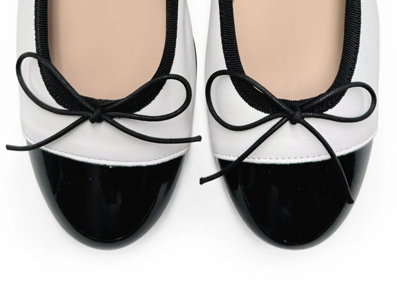 Ballerine bianche in pelle con tacco alto e punta in vernice - Image 6