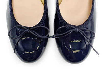 Ballerine blu con tacco alto in vernice - Image 5