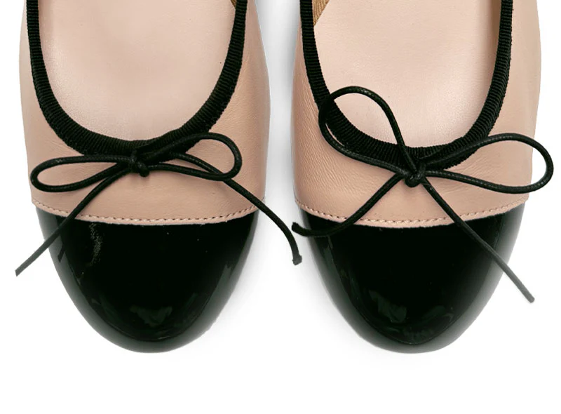 Ballerine cipria in pelle con tacco alto e punta in vernice - Image 5
