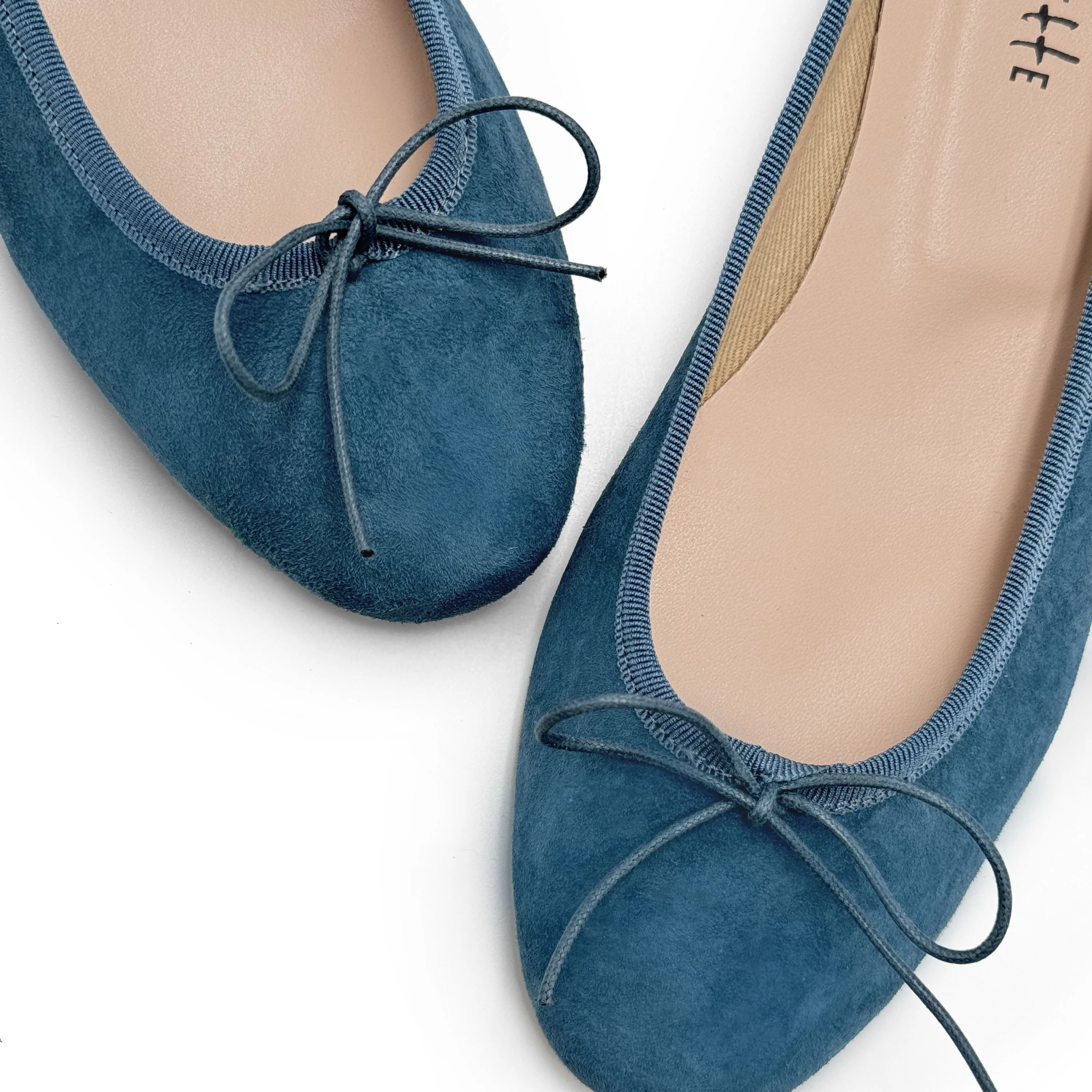 Ballerine con tacco blu ceruleo in camoscio - Image 4