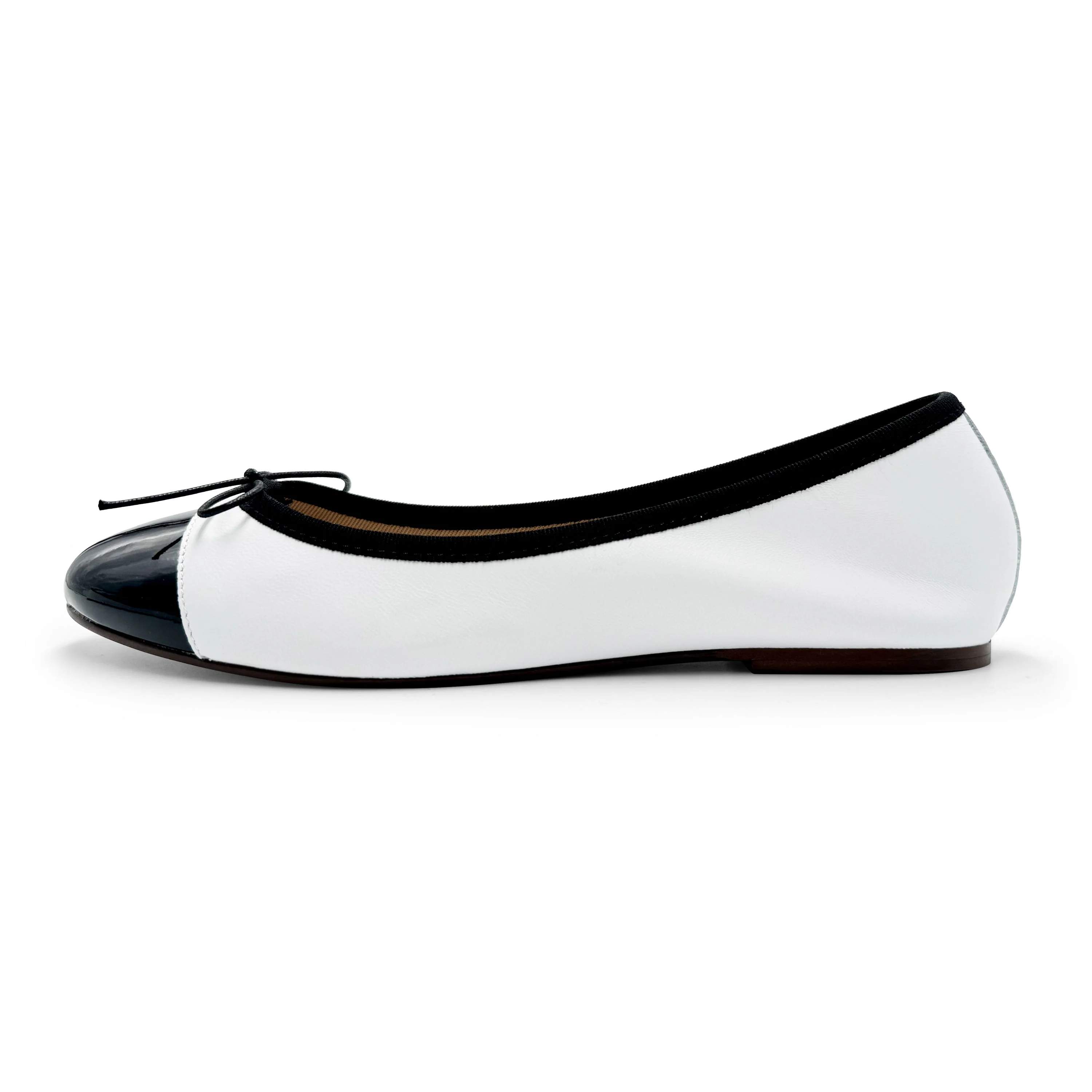 Ballerine bianche in pelle con punta in vernice nera - Image 3