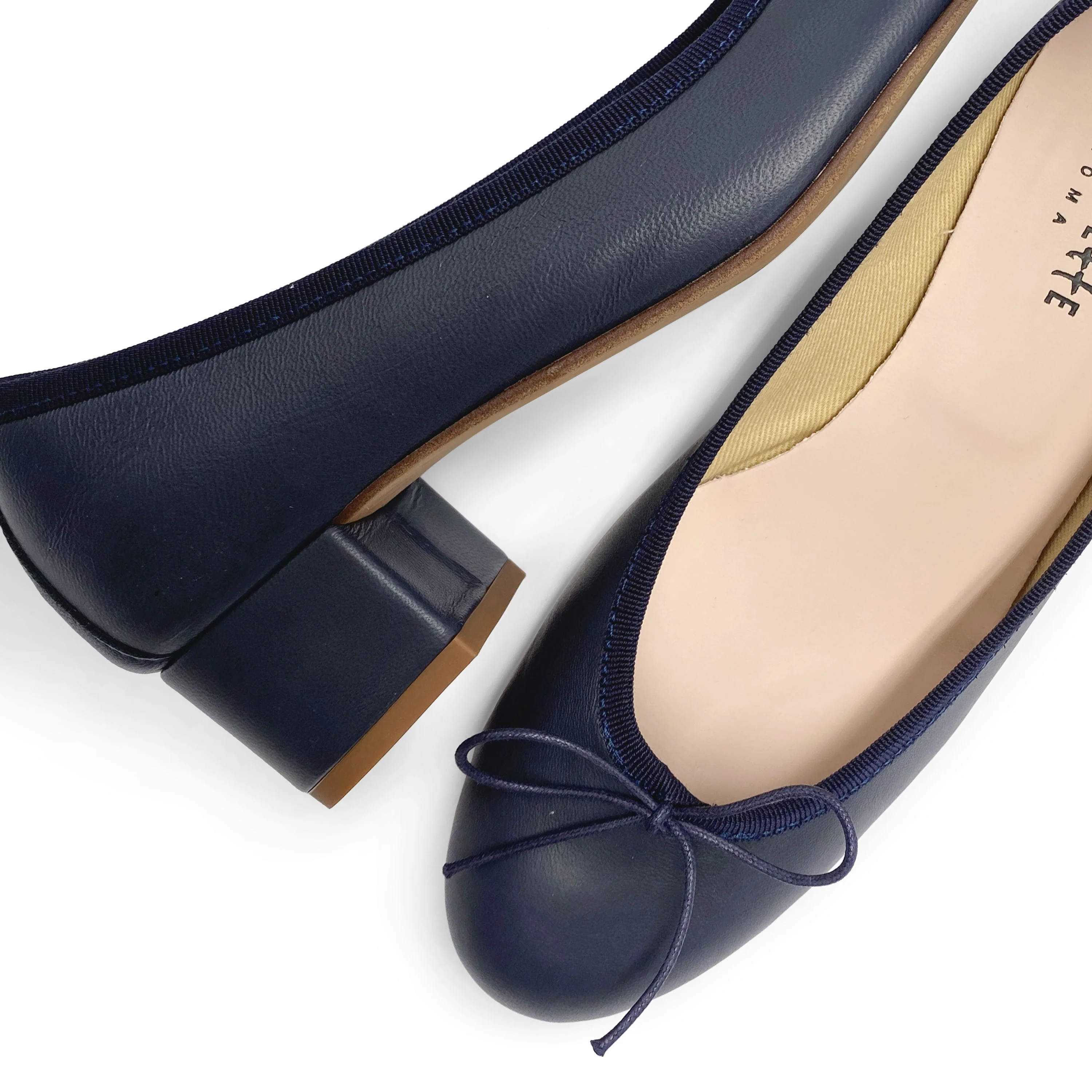 Ballerine in pelle blu con tacco alto - Image 4