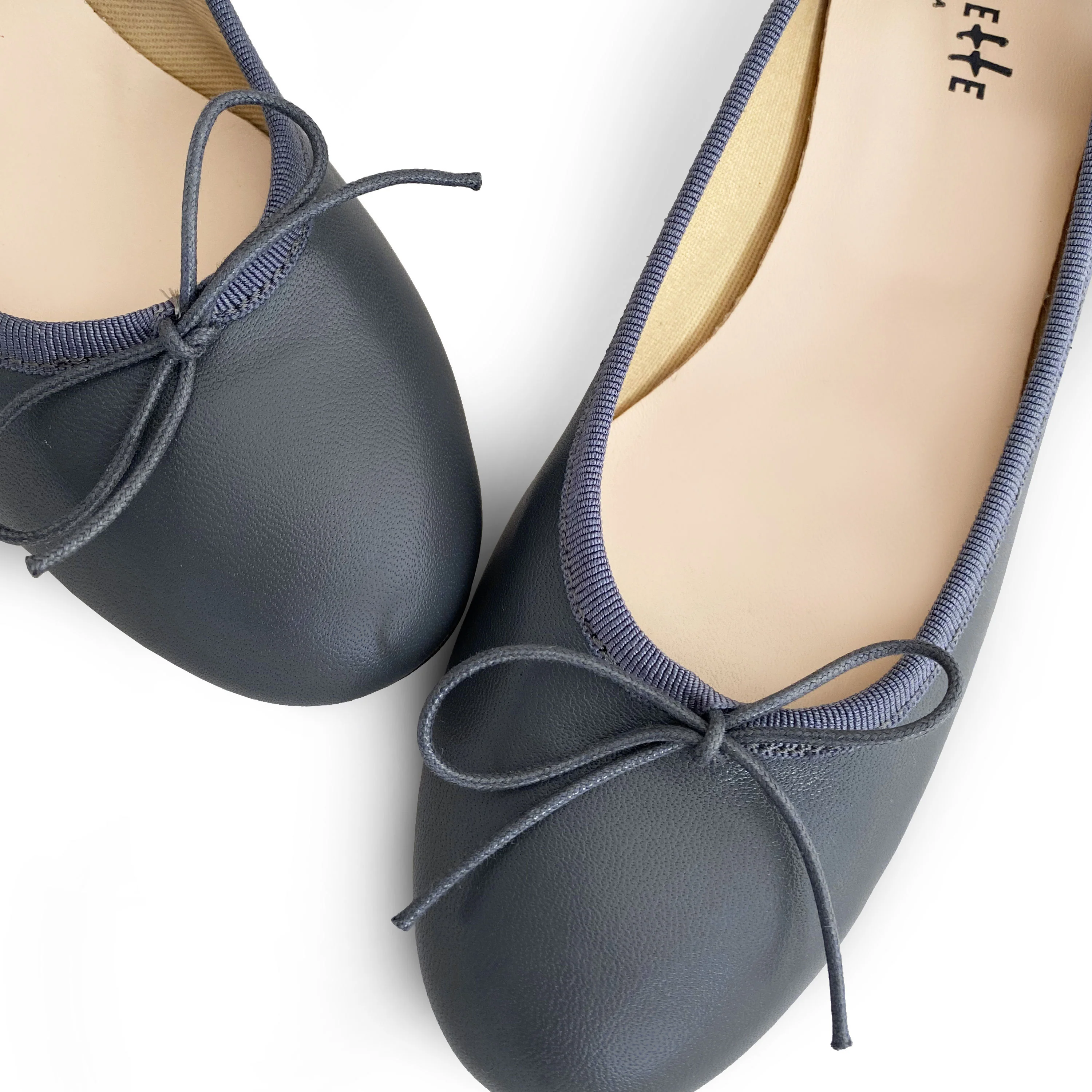 Ballerine in pelle grigio fumo con tacco alto - Image 4