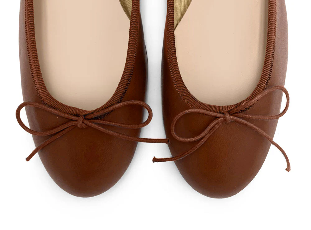 Ballerine in pelle marrone con tacco alto - Image 5