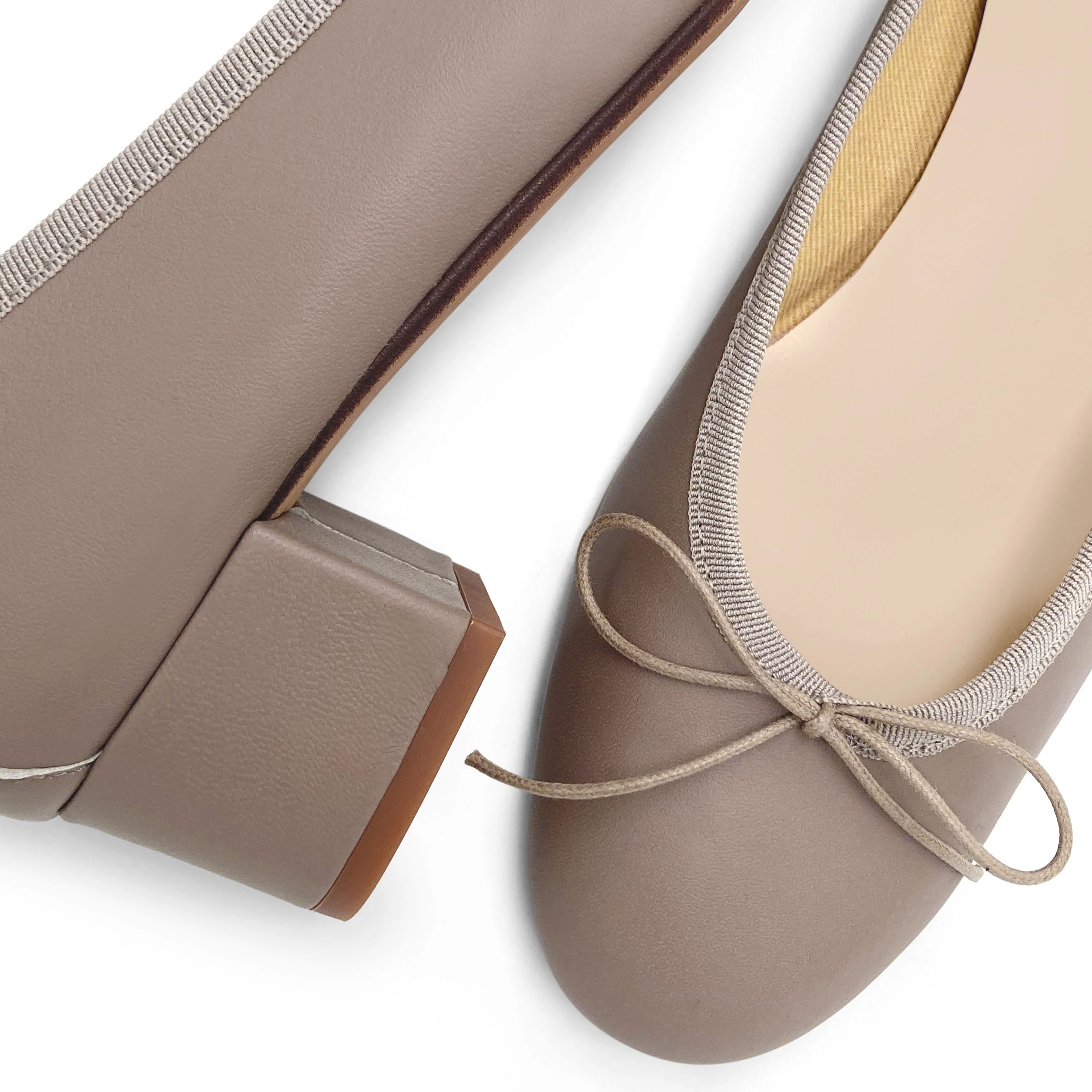 Ballerine in pelle tortora con tacco alto - Image 3