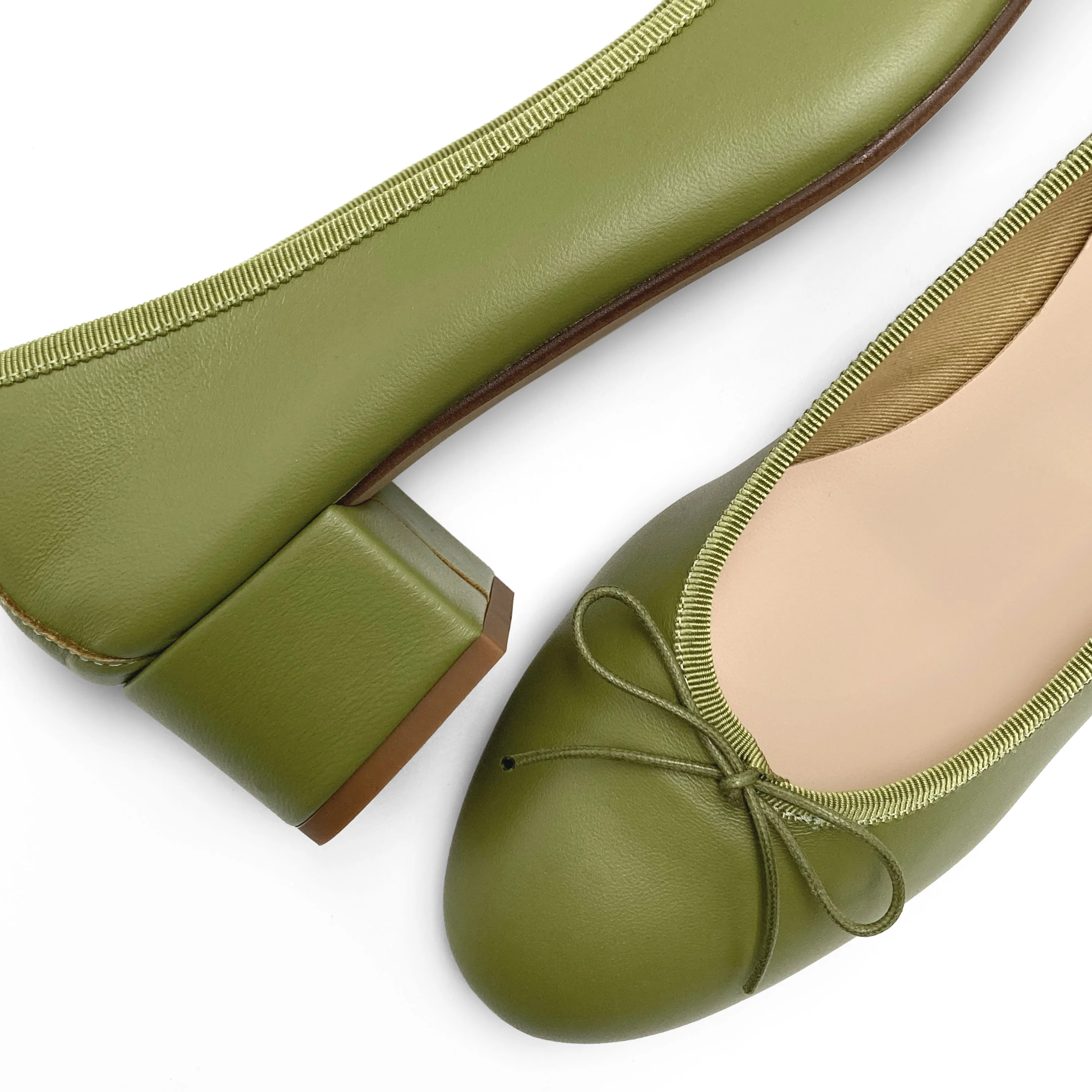 Ballerine in pelle verde oliva con tacco alto - Image 5
