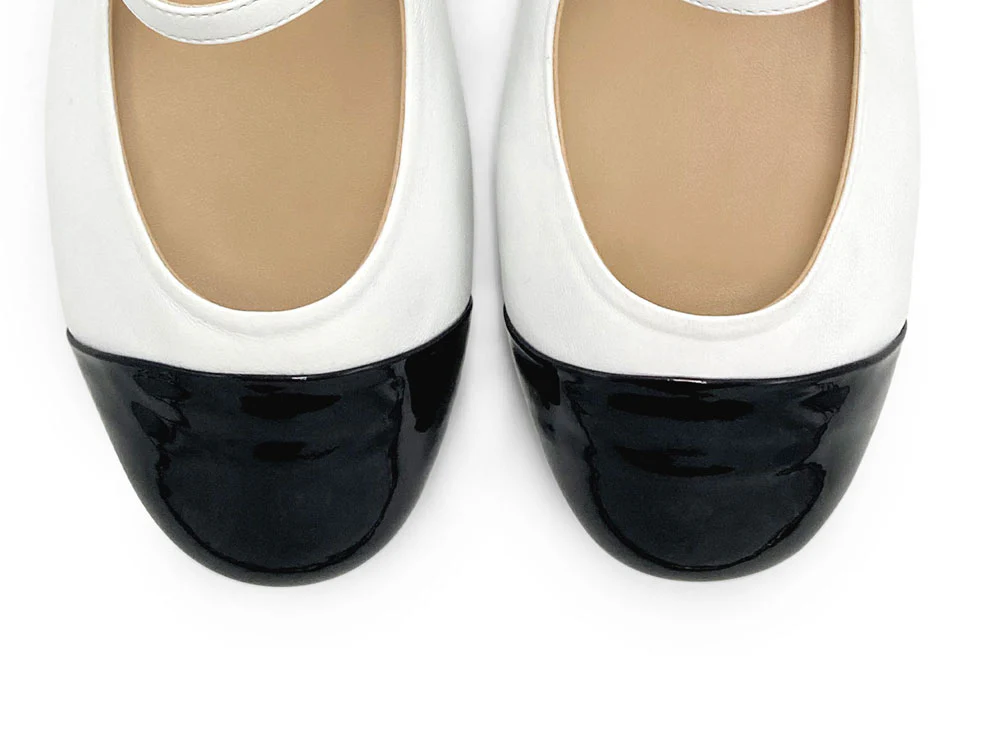 Ballerine Mary Jane bianche in pelle con cinturino e punta in vernice - Image 5