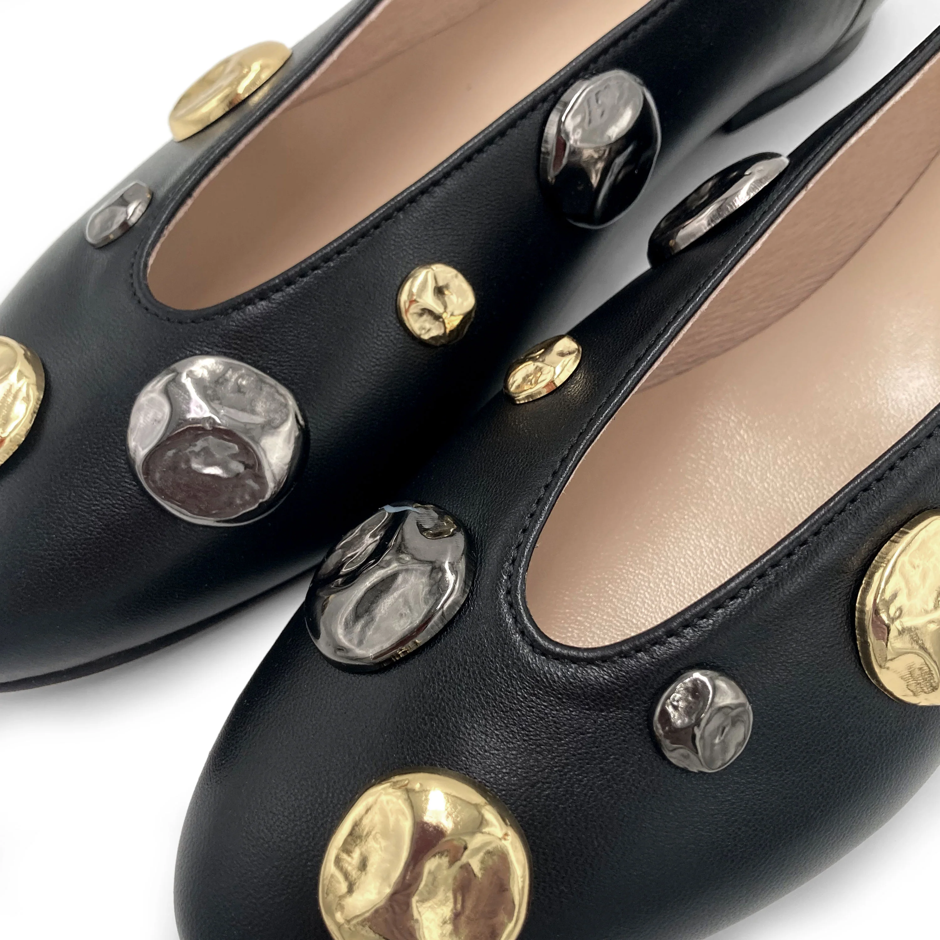 Ballerine nere accollate con borchie oro e ferro - Image 3