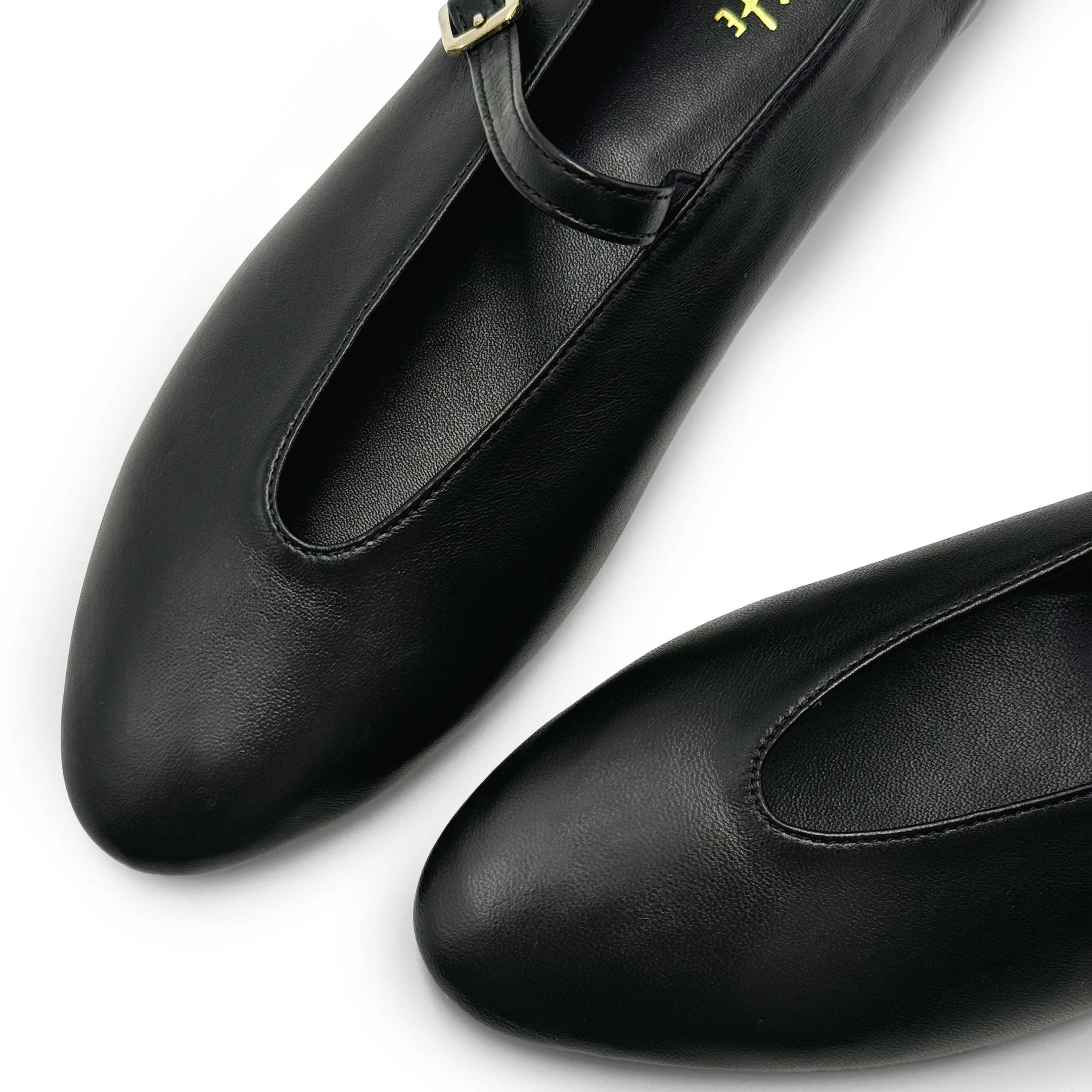 Ballerine nere in pelle con scollo a V e cinturino - Image 3