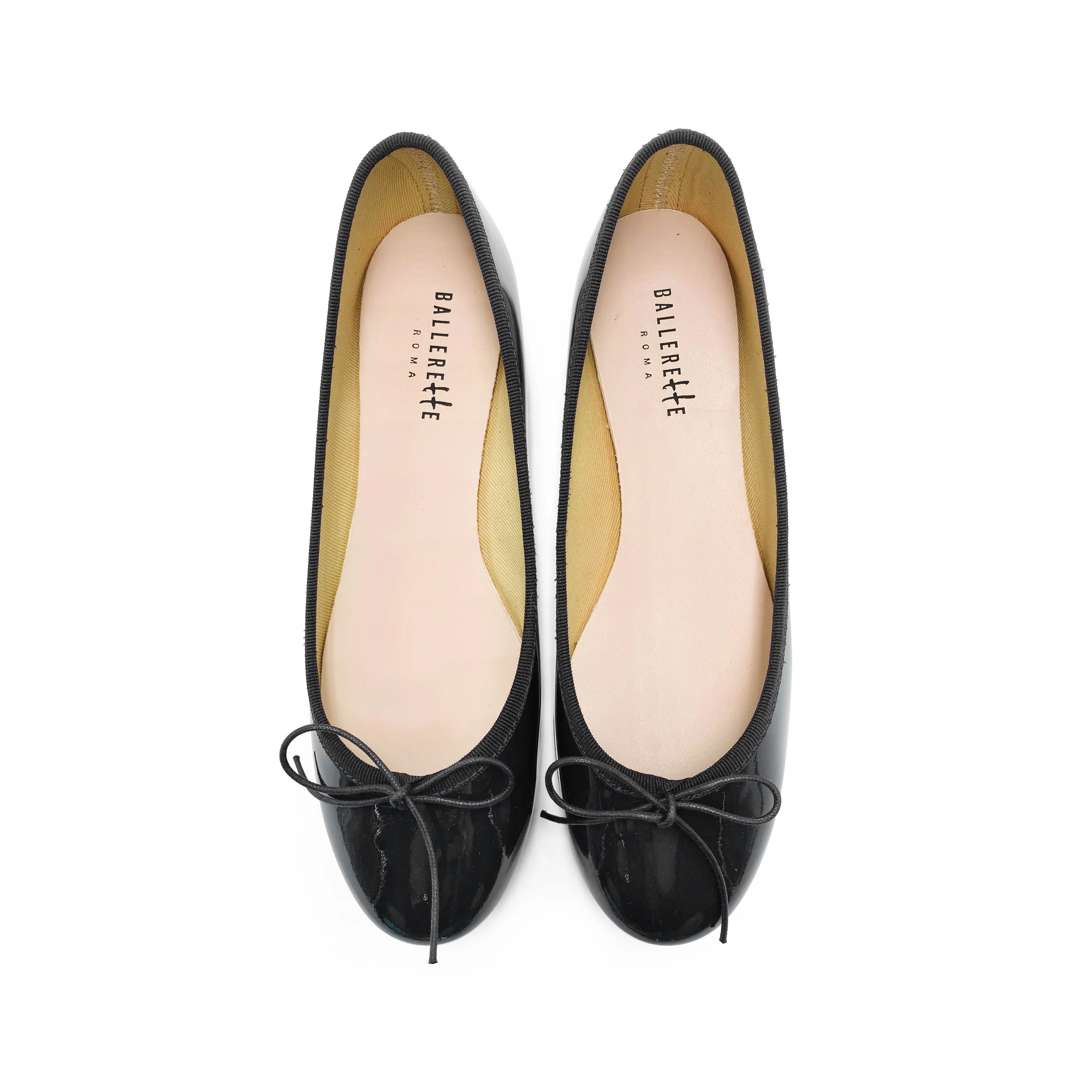 Ballerine nere in pelle vernice