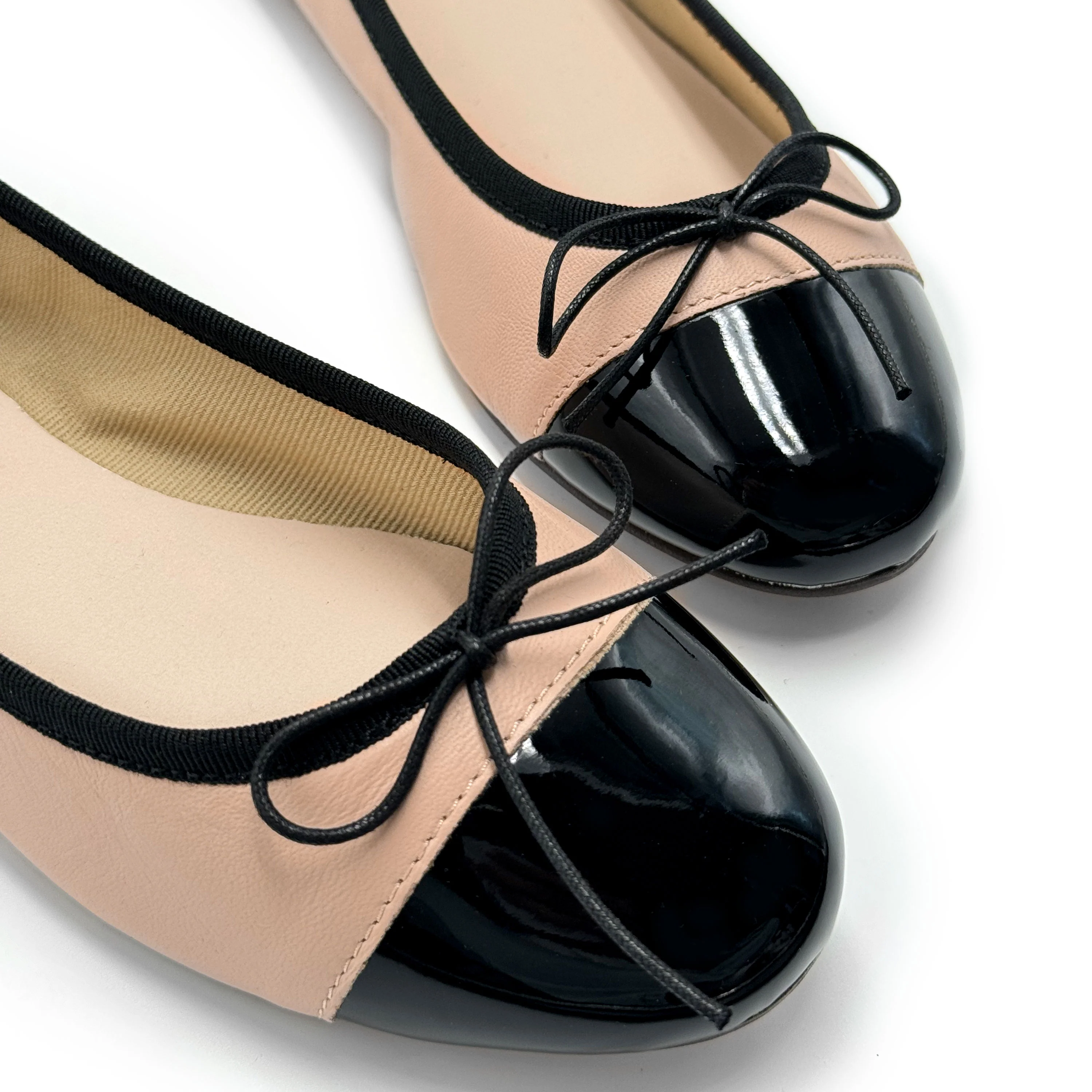 Ballerine rosa cipria in pelle con punta in vernice nera - Image 4