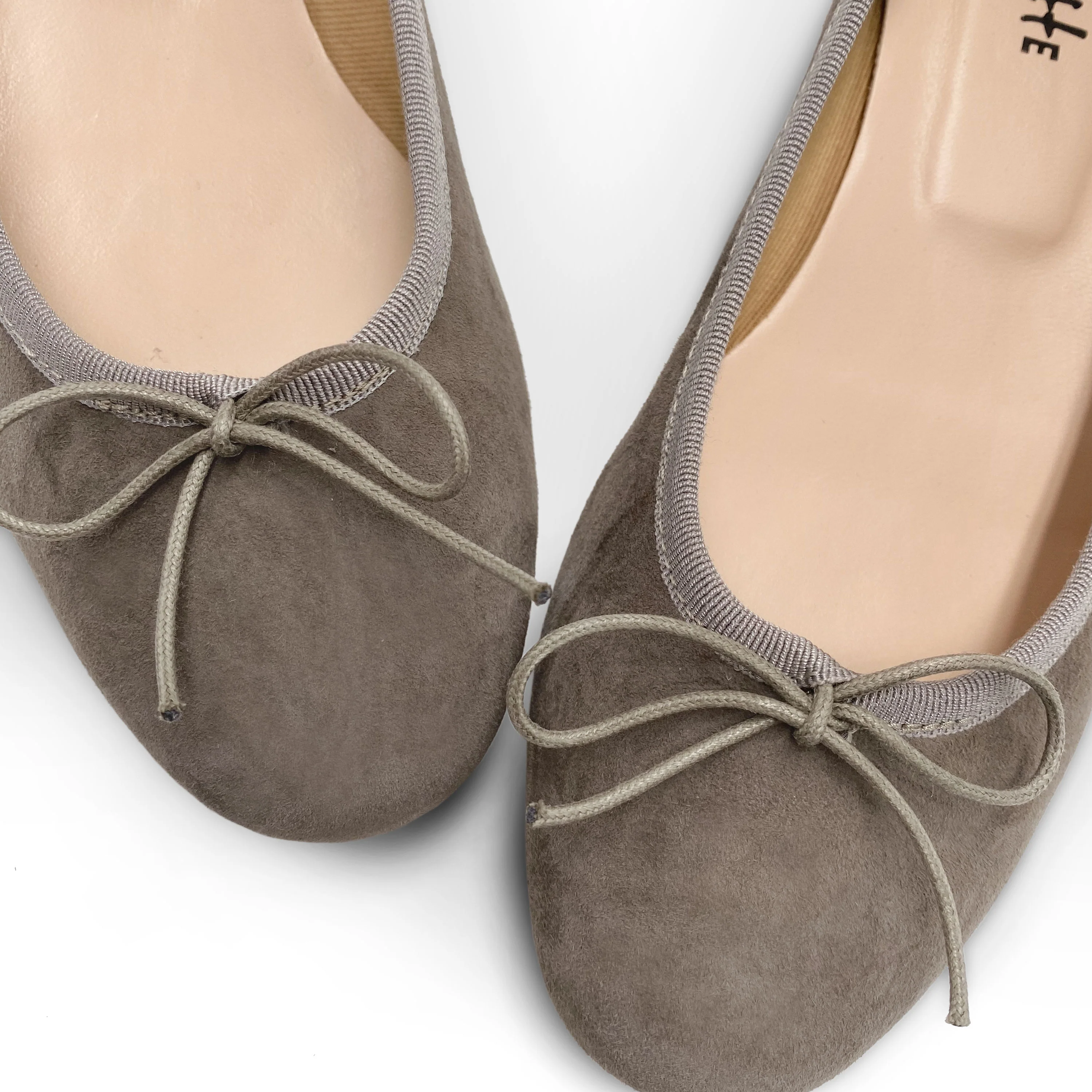 Ballerine taupe con tacco in camoscio - Image 4