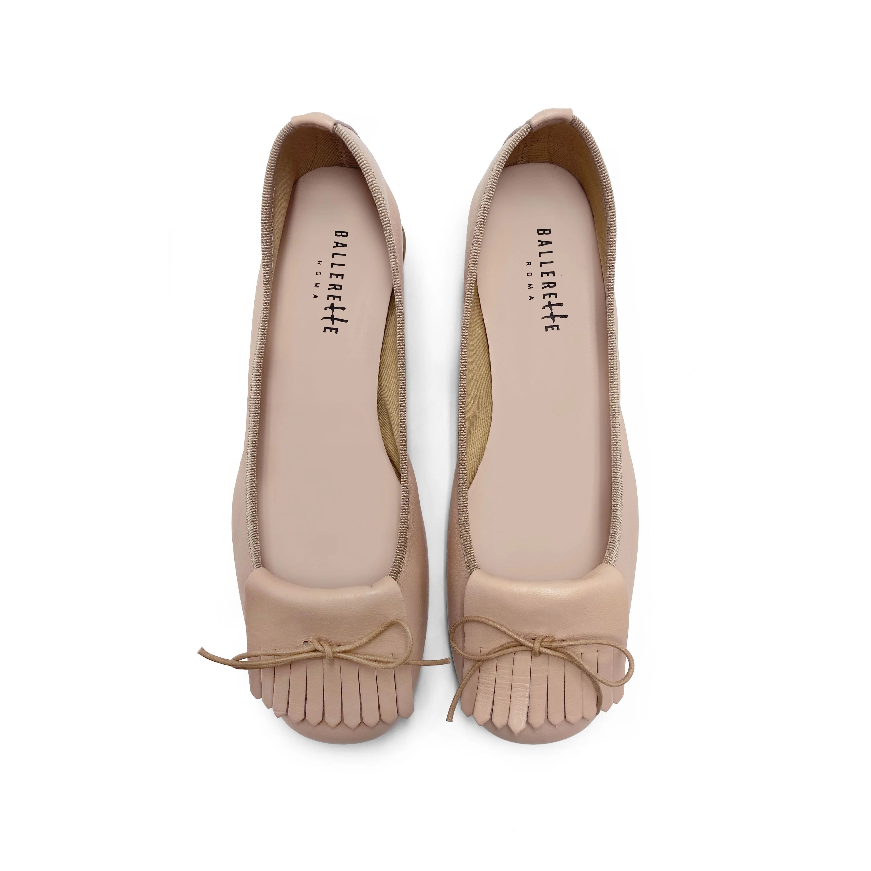 Mocassini beige in pelle con tacco e frangia - Image 2
