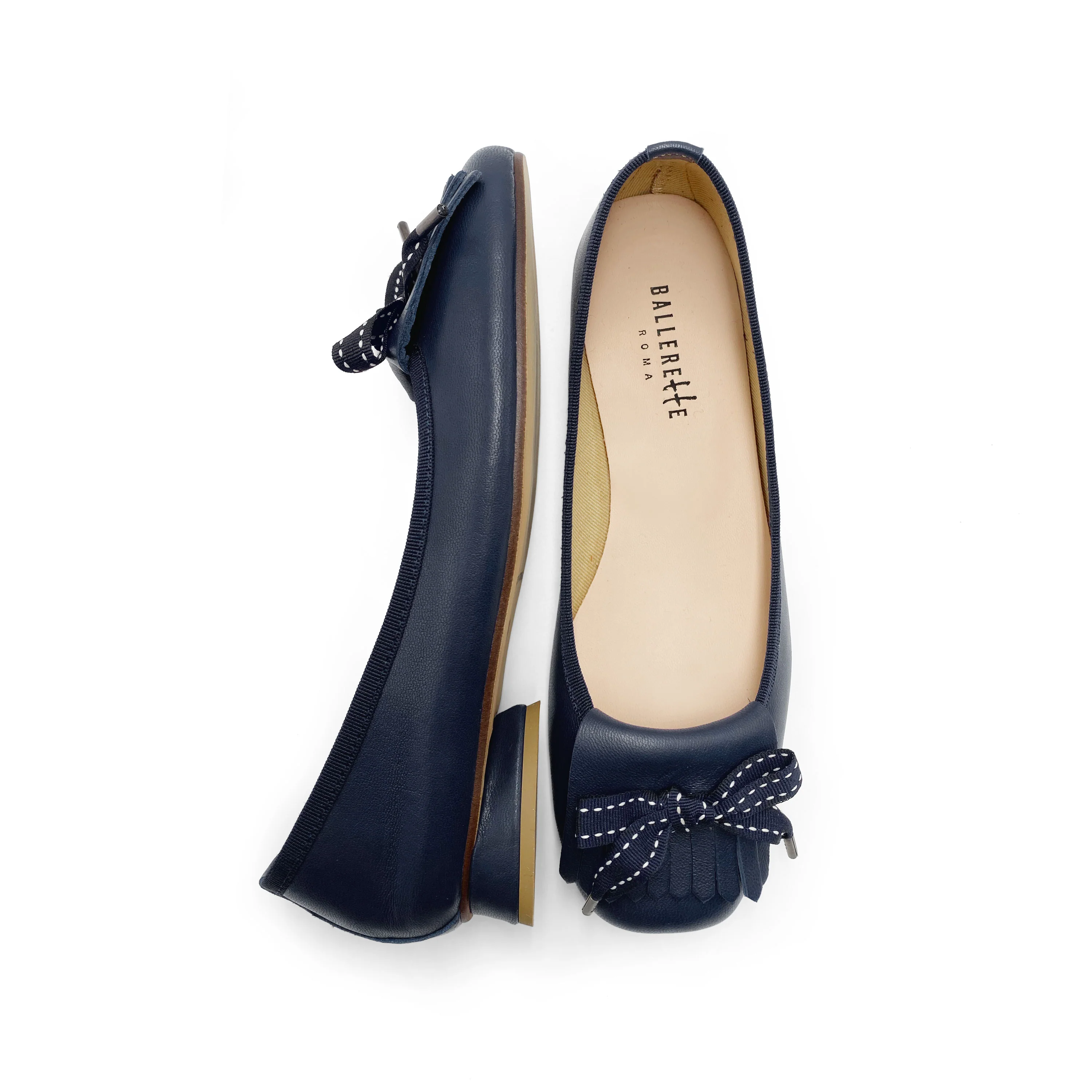 Mocassini blu in pelle con tacco e frangia