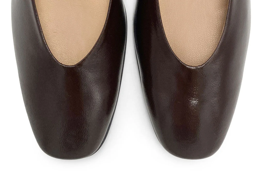 Scarpe ballerine marroni in vernice con punta quadrata e tacco alto comodo - Image 6