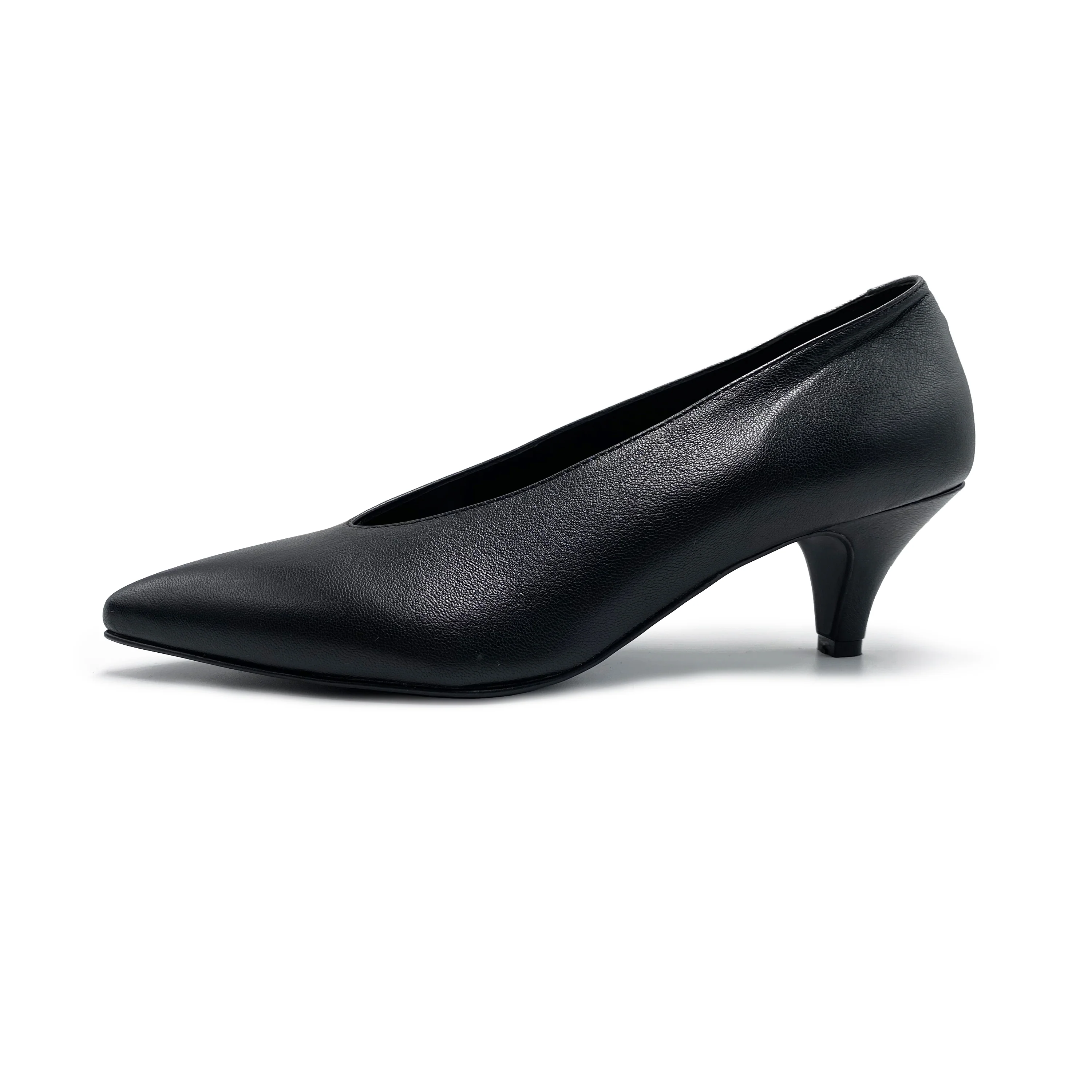 Scarpe décolleté nere in pelle con scollo a V e tacco - Image 2