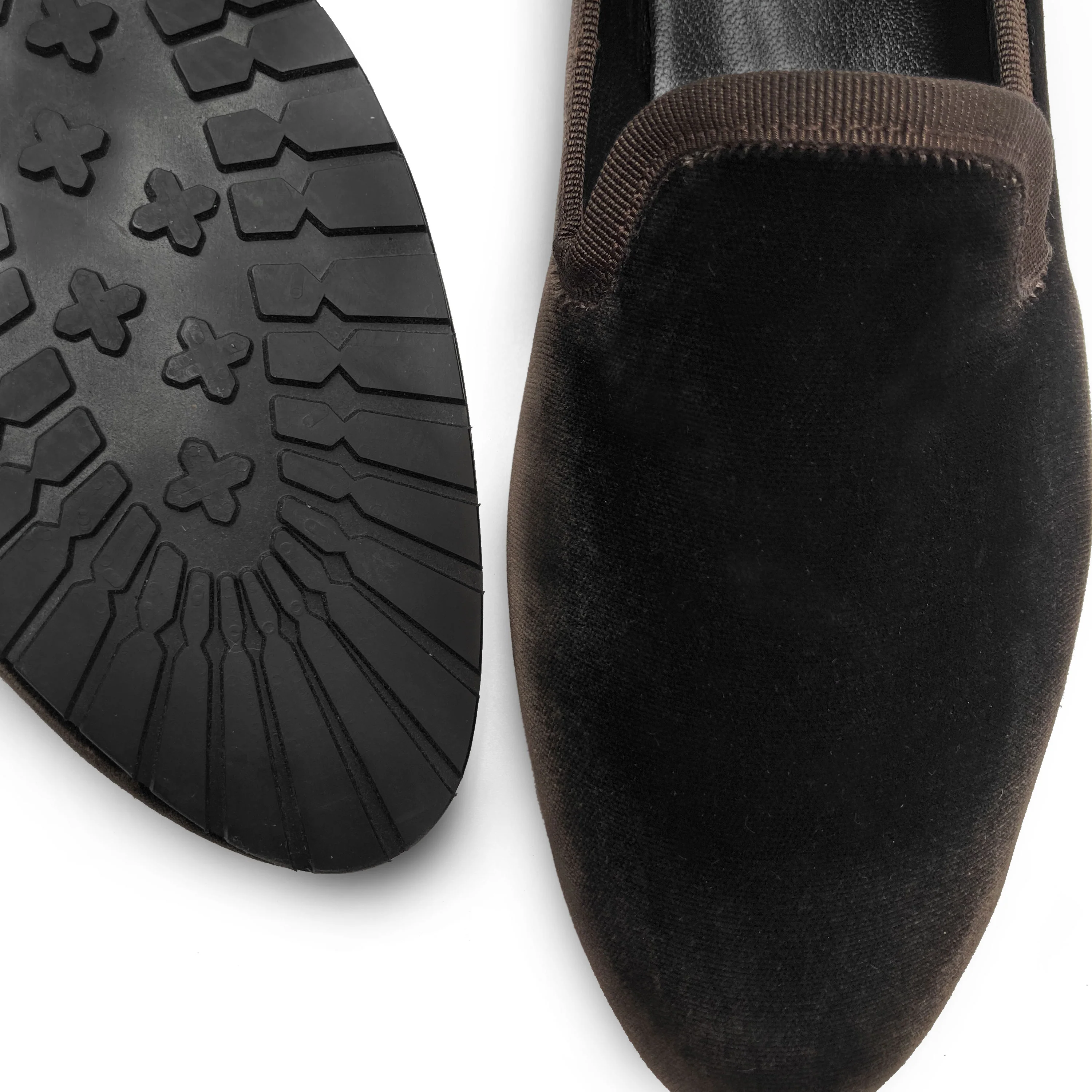 Slippers da donna marroni in velluto - Image 3