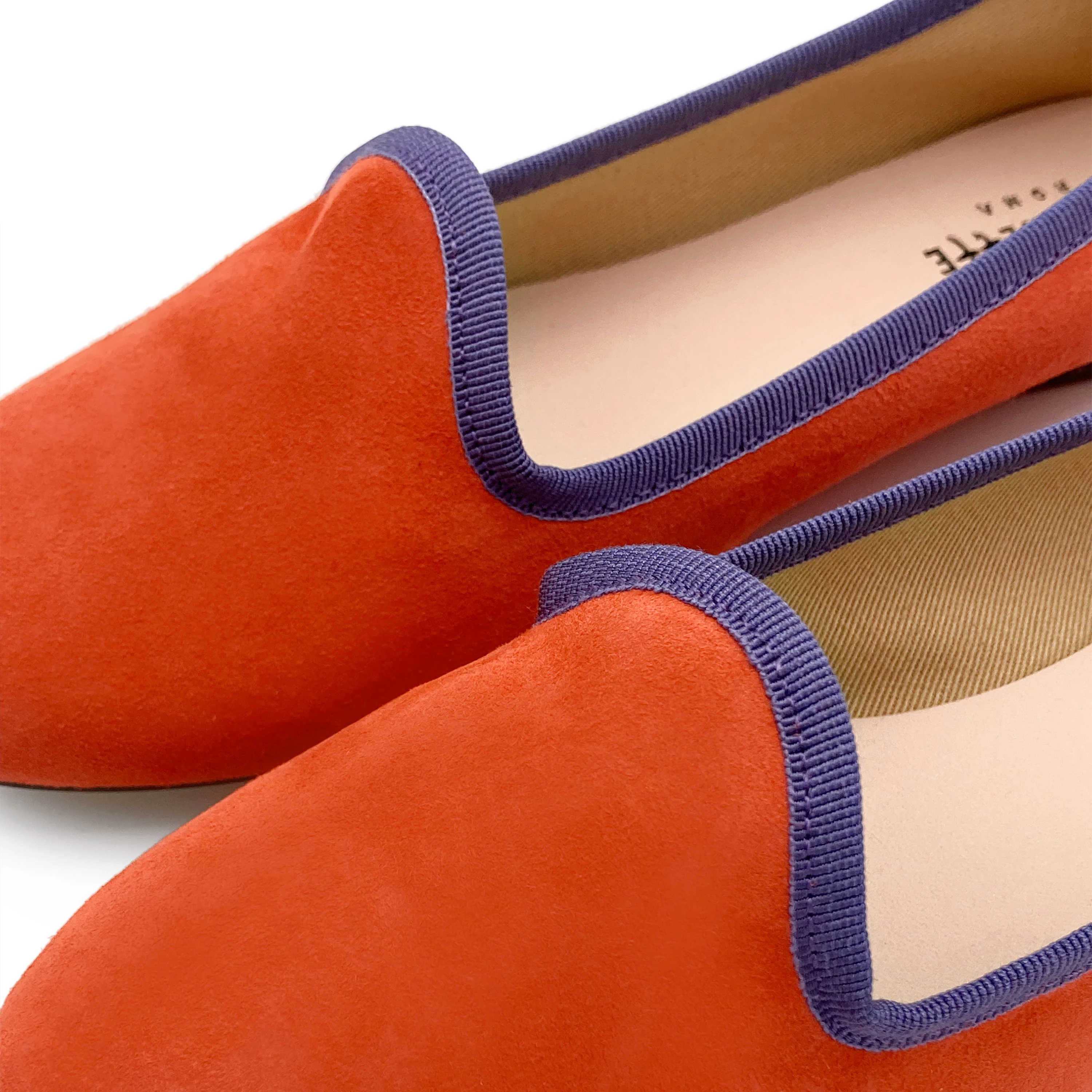 Slippers donna in camoscio arancione e dettagli viola - Image 3