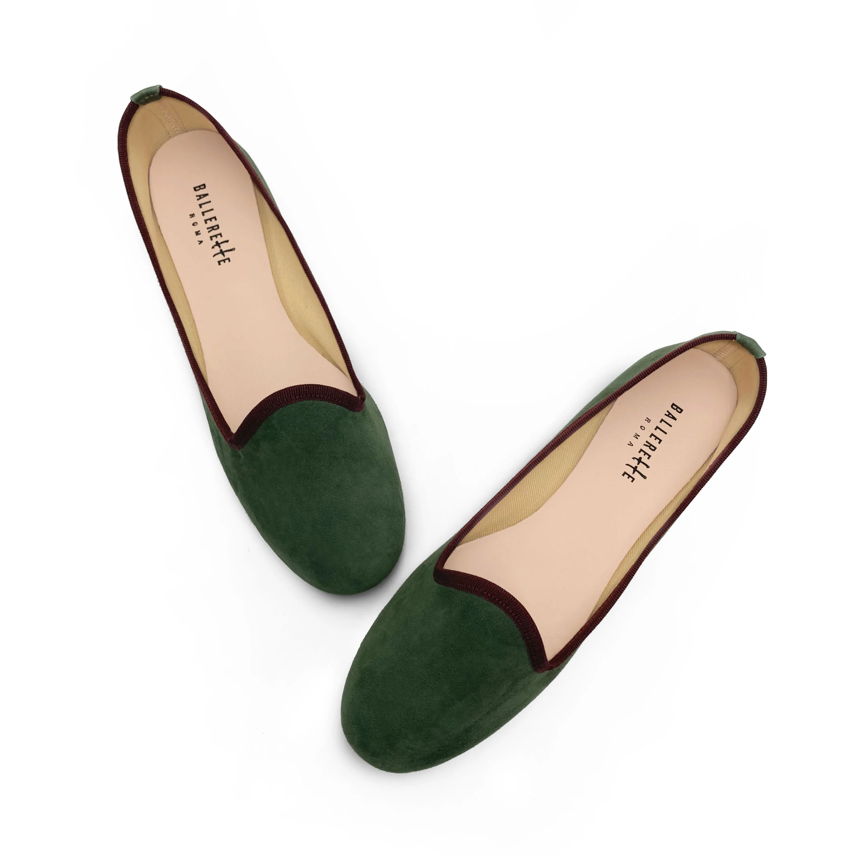Slippers donna in camoscio verde e dettagli bordeaux - Image 2