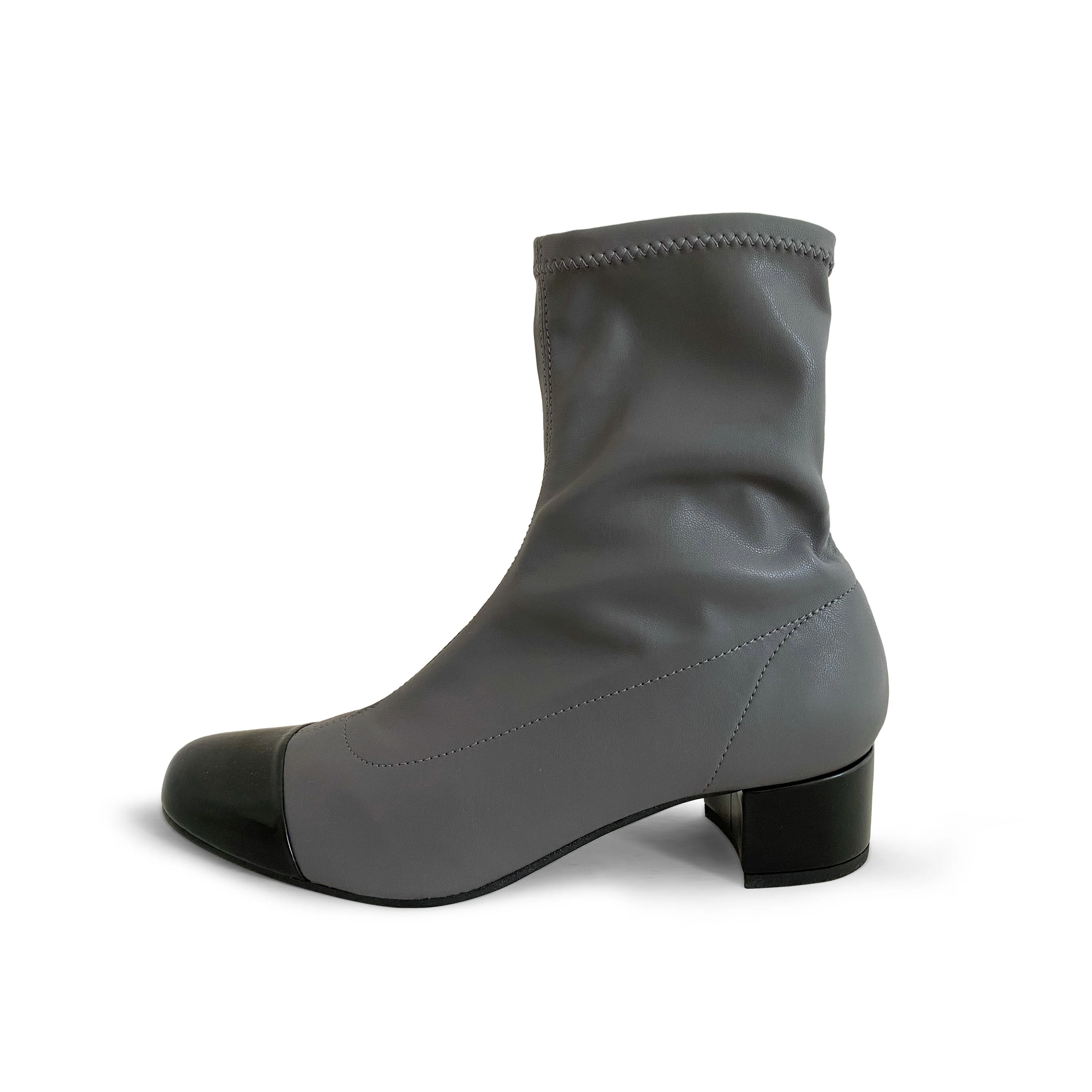 Stivaletti grigi a calza in similpelle elasticizzata e punta in pelle nera - Image 2