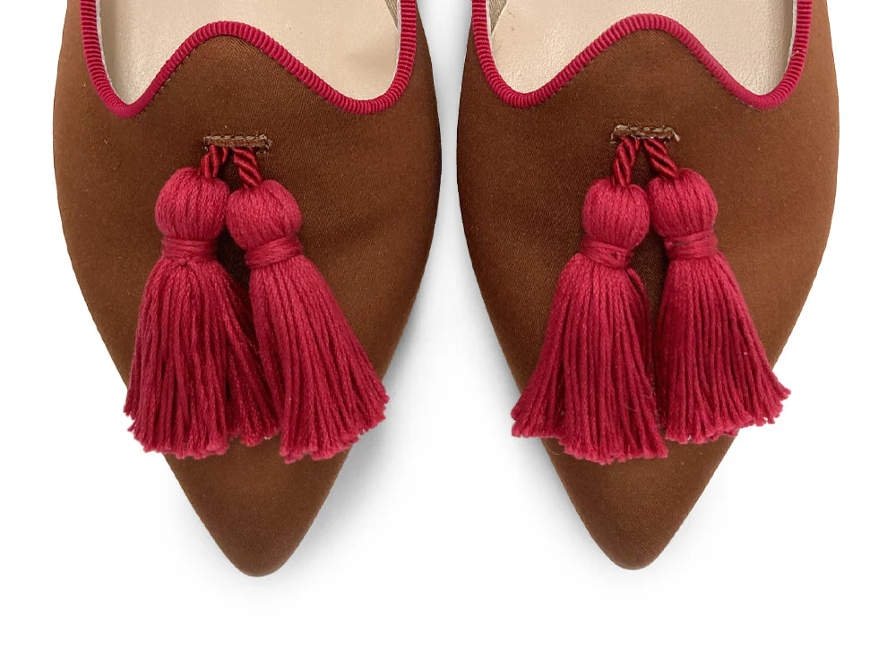 TT Go Green Collection - Mocassini donna marroni in raso eco e nappine fucsia - Image 5